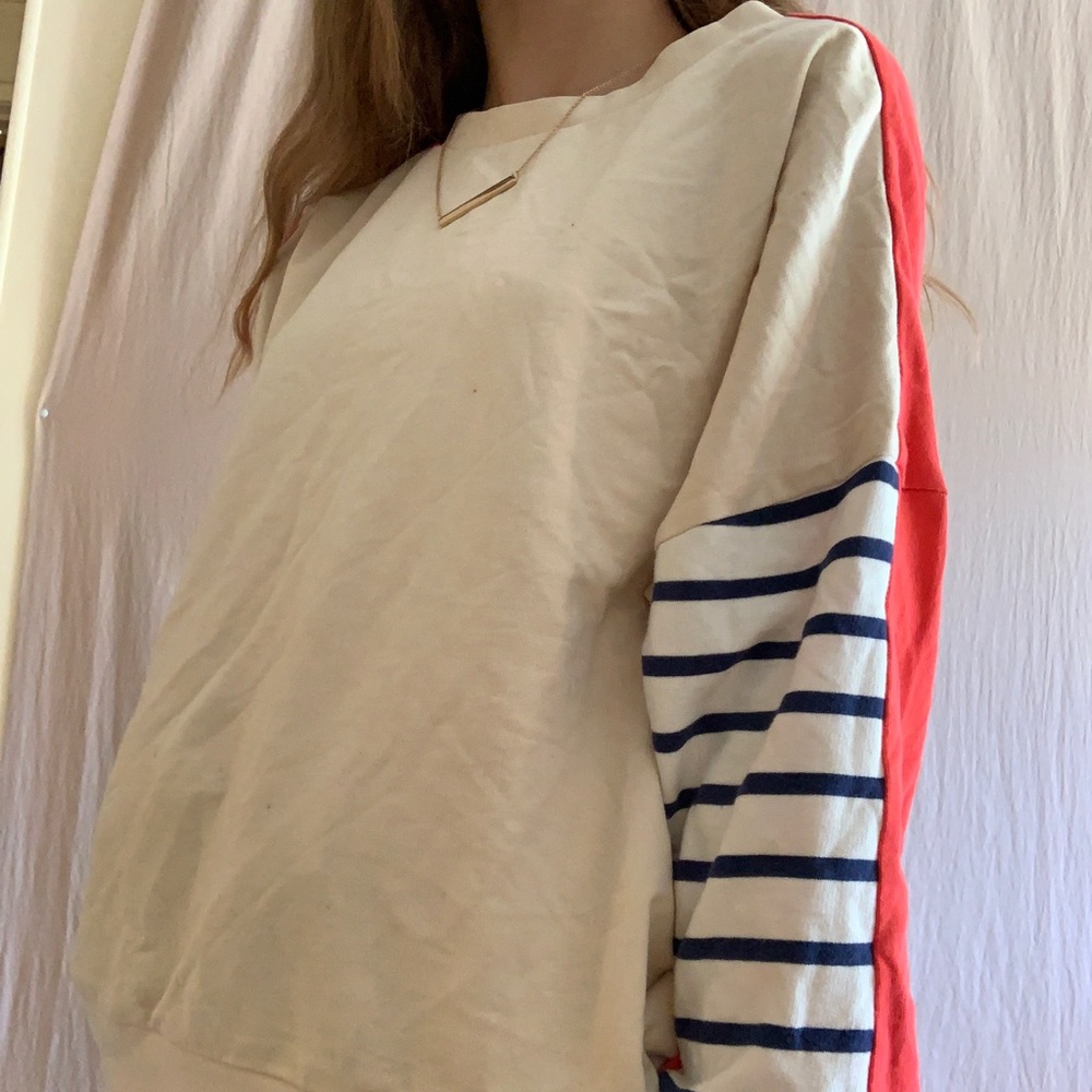 Sweatshirt